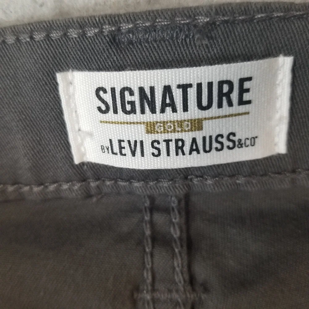 Levi's signature cargo hiking shorts men's 40 x 9.5 Gray Flex stretch outdoor